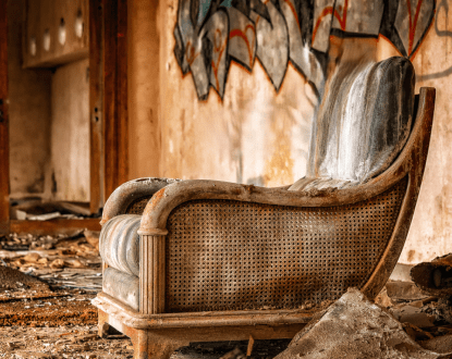 <p style="font-family: 'Poppins', sans-serif; font-weight: 700; font-size:24px;">FURNITURE REMOVAL
</p>